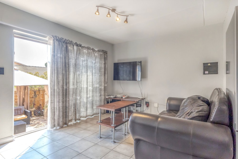 Townhouse for sale in Wilgeheuwel - RAN1712814