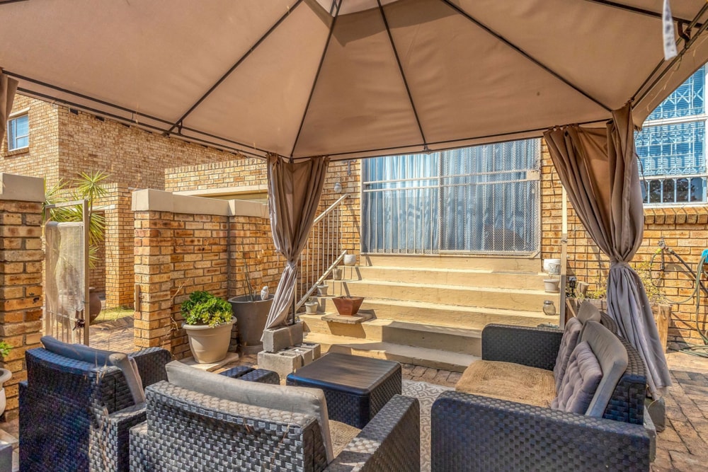 Townhouse for sale in Wilgeheuwel - RAN1712814