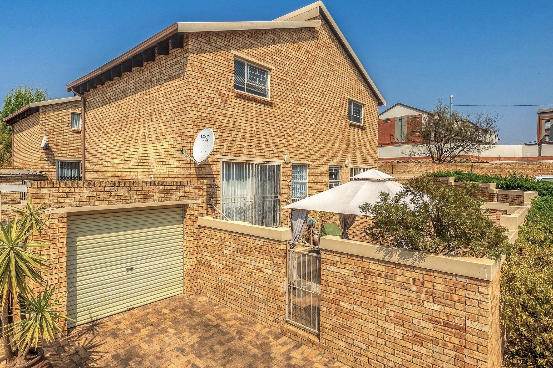 Townhouse for sale in Wilgeheuwel - RAN1712814