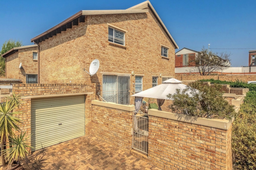 Townhouse for sale in Wilgeheuwel - RAN1712814