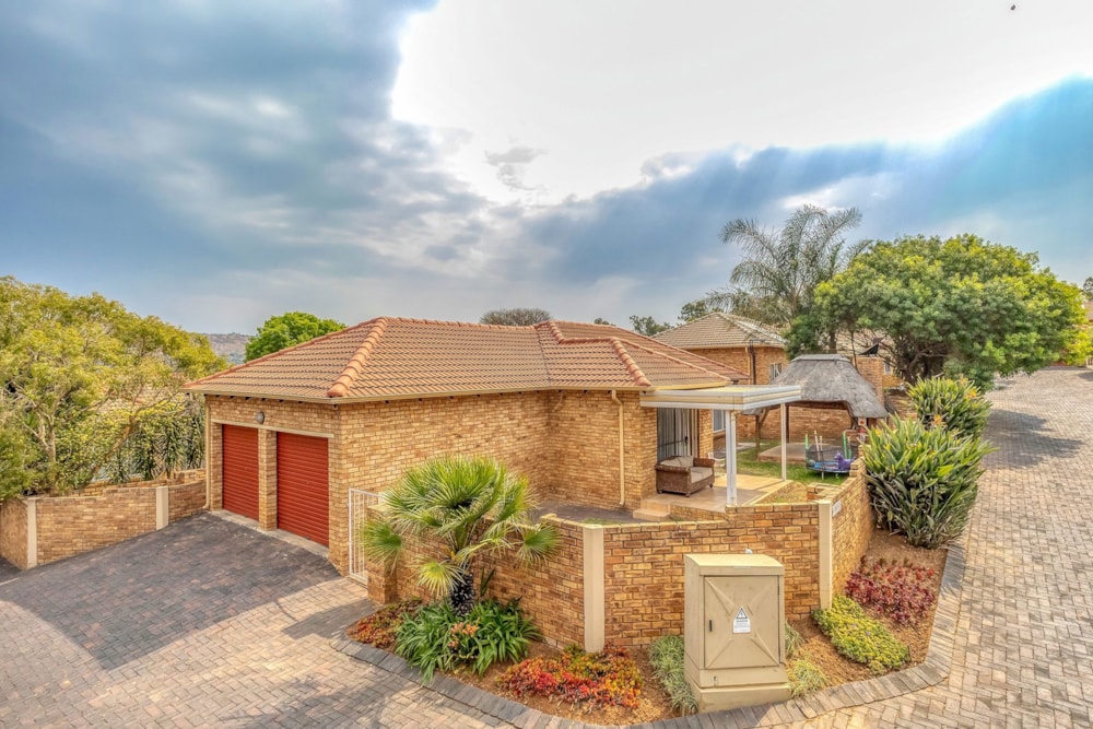 Townhouse for sale in Wilgeheuwel - RAN1713373