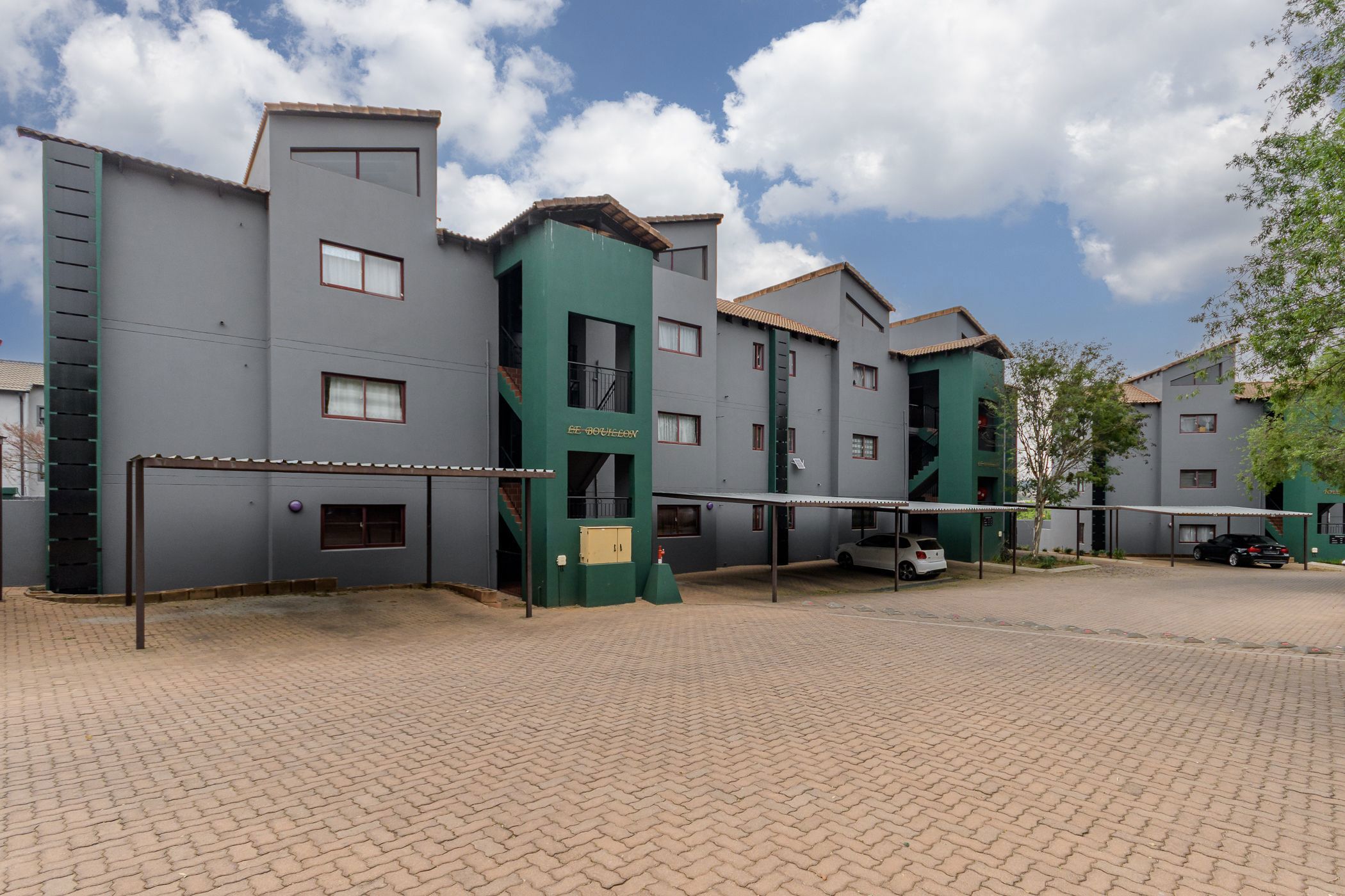 Apartment for sale in Honeydew, Randburg - RAN1712724