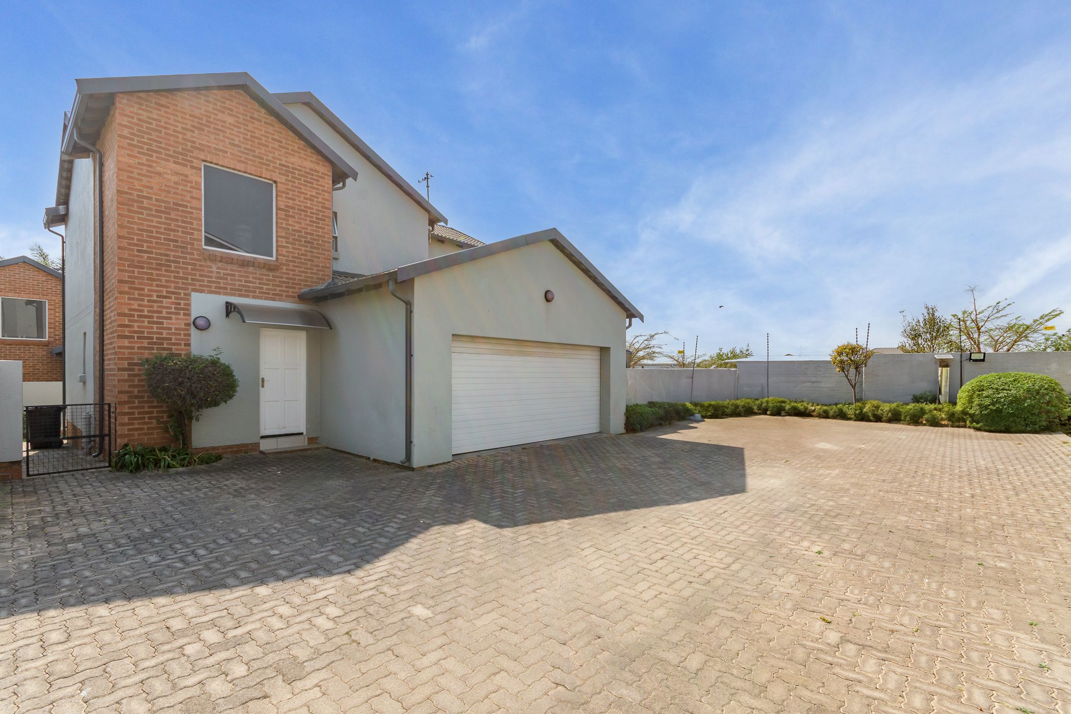 Townhouse for sale in Honeydew Manor - RAN1712861