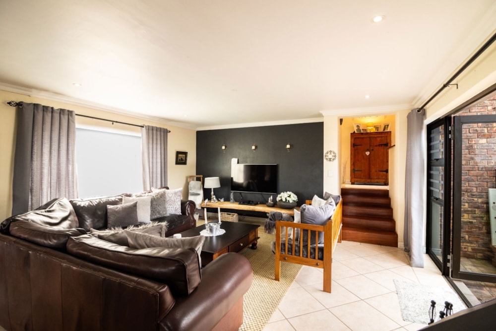 House for sale in Knysna Heights - 1KG1715303 House for sale in Knysna Heights - 1KG1715303