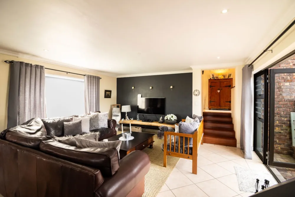 House sold in Knysna Heights - 1KG1715303 House sold in Knysna Heights - 1KG1715303