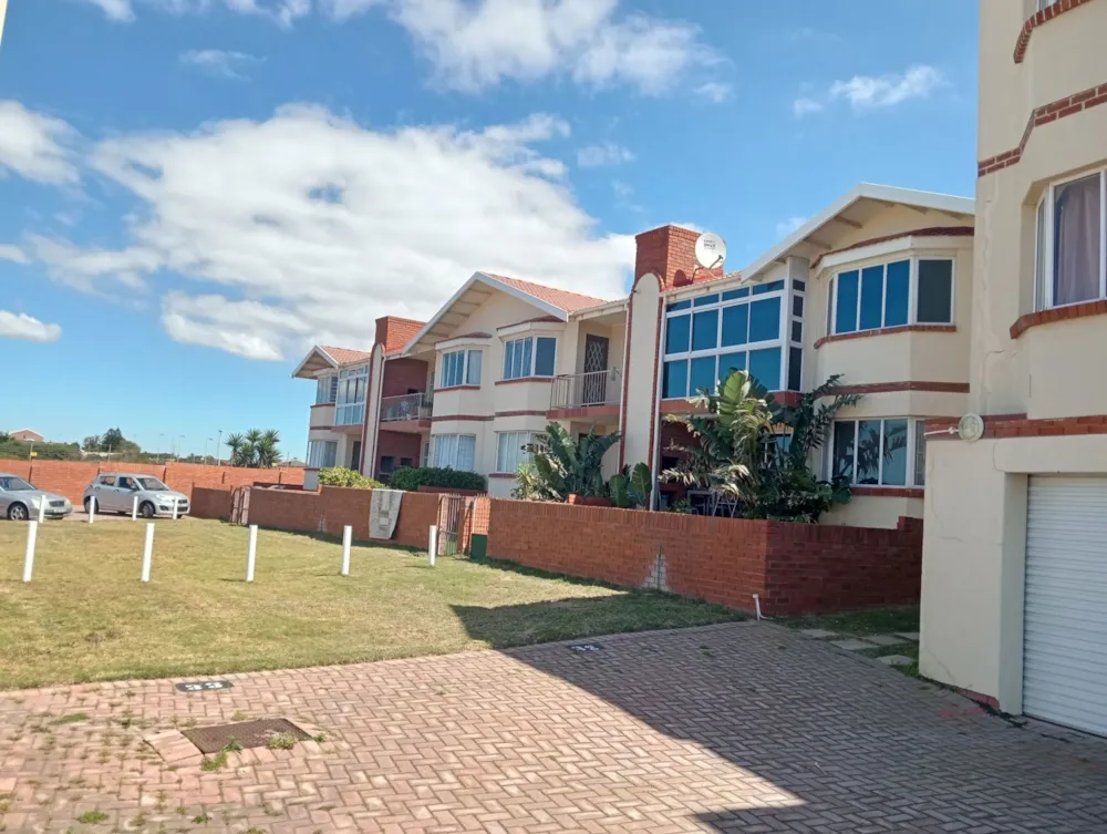 Apartment sold in Bluewater Bay, Port Elizabeth, Gqeberha - 1PLZ1608084 Apartment sold in Bluewater Bay, Port Elizabeth, Gqeberha - 1PLZ1608084