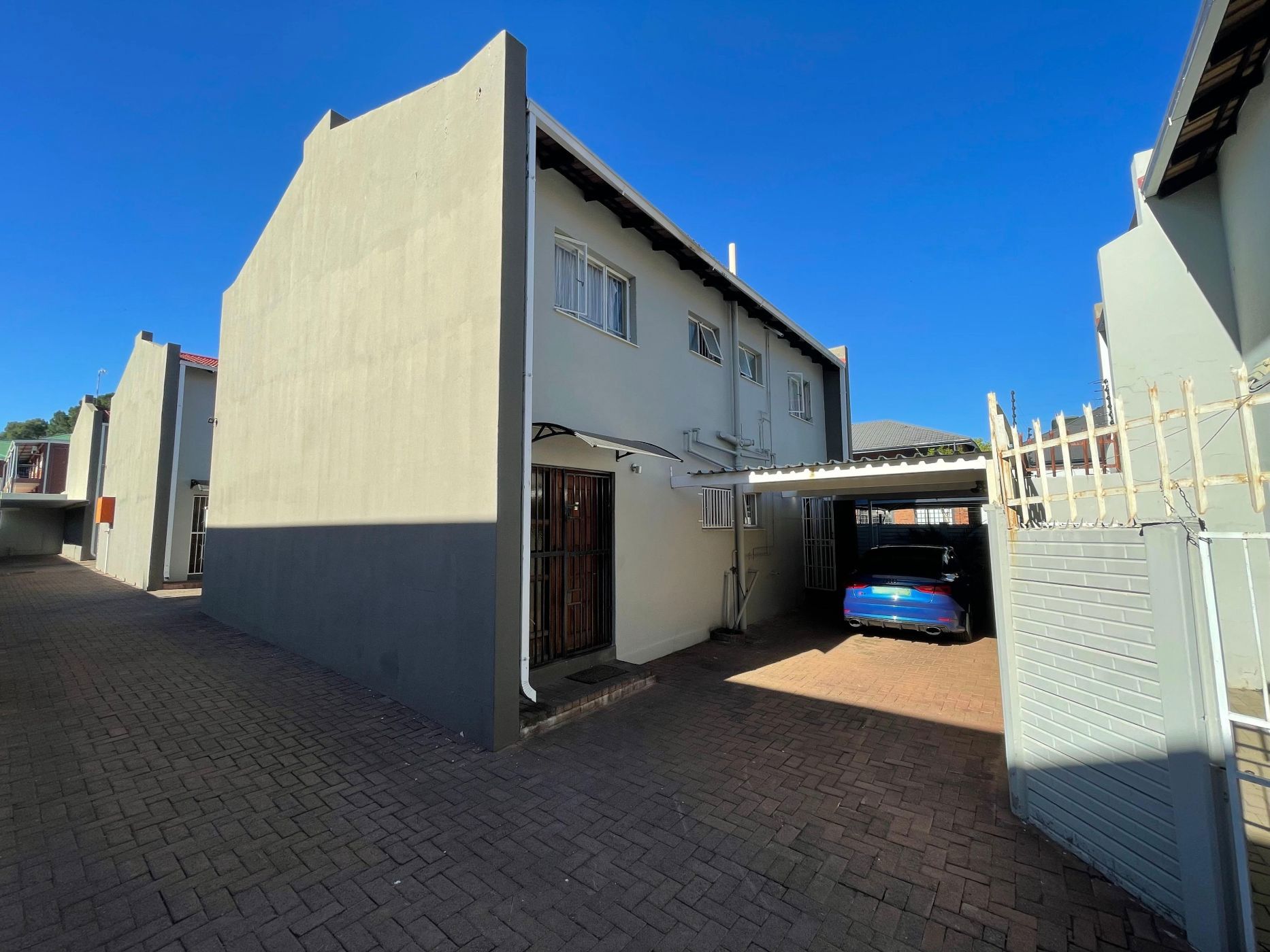 Townhouse for sale in Westdene, Bloemfontein - 1BX1715367