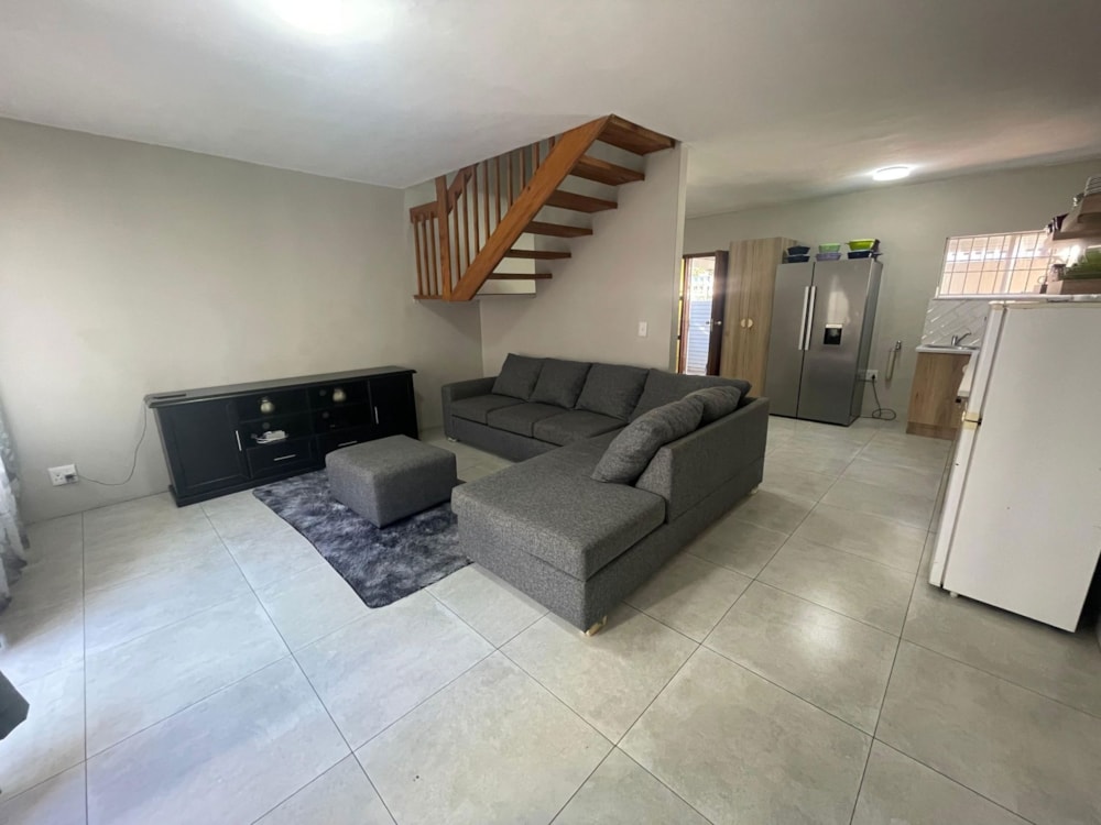 Townhouse for sale in Westdene, Bloemfontein - 1BX1715367