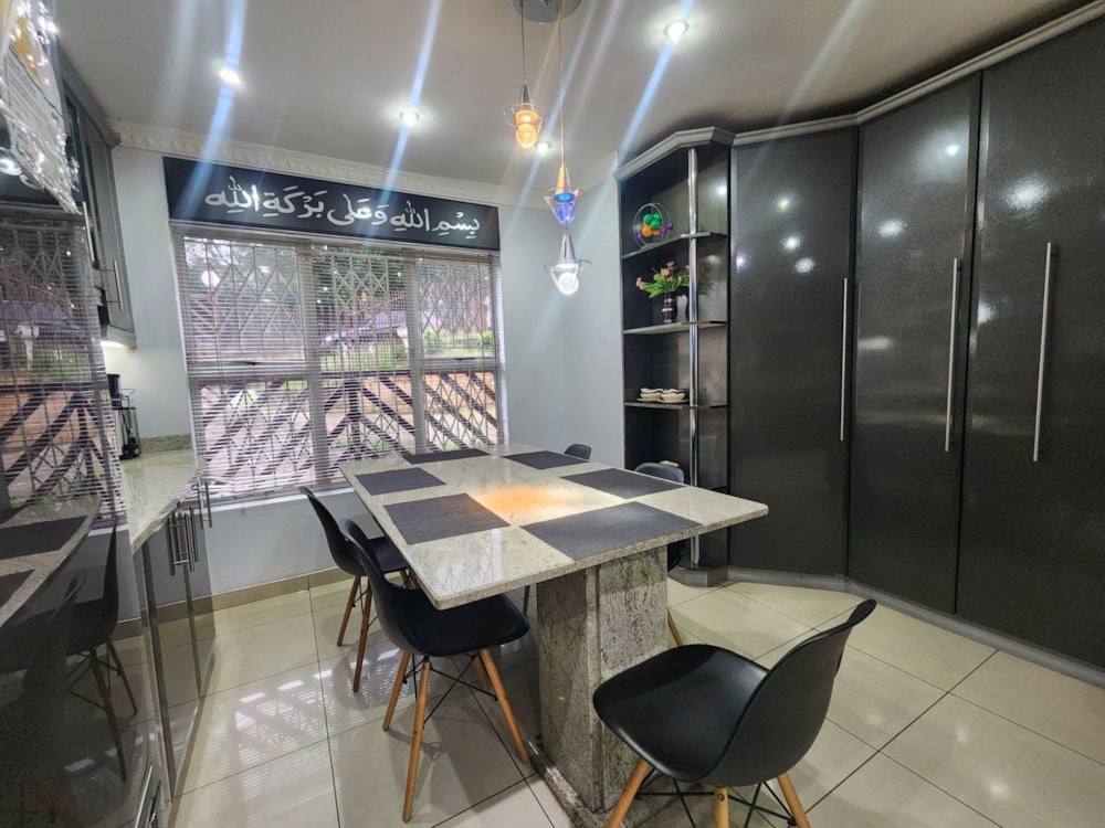 House for sale in Orient Heights - 1PM1715856