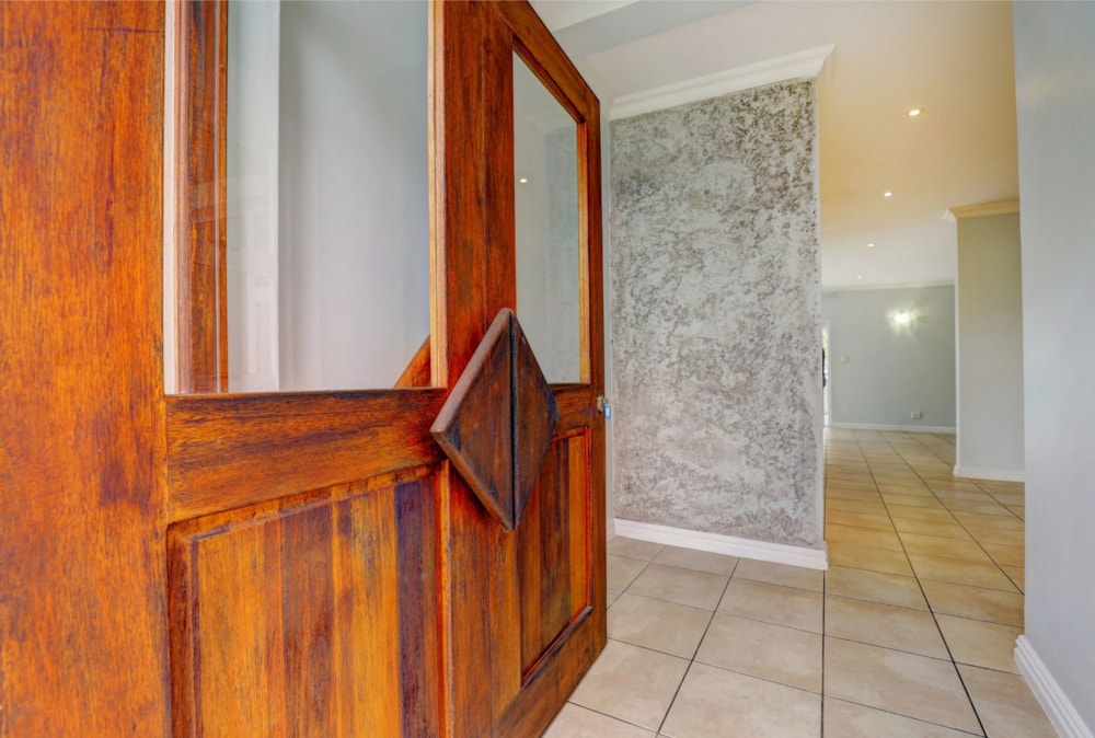 Single-storey house for sale in Kingswood Golf Estate - GEO1714048