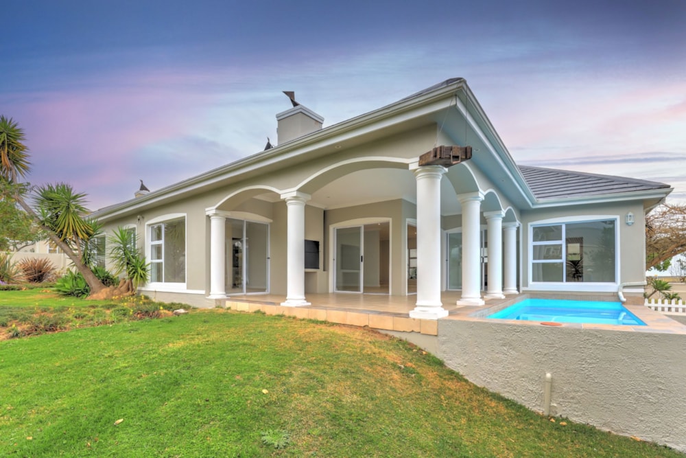 Single-storey house for sale in Kingswood Golf Estate - GEO1714048