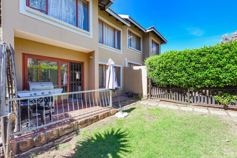 Townhouse for sale in Paulshof - FW1716850 Townhouse for sale in Paulshof - FW1716850