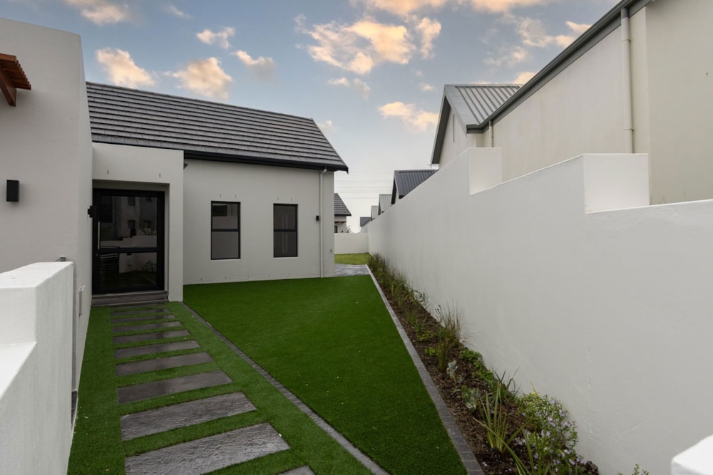 House for sale in Sitari Country Estate - SW1716044