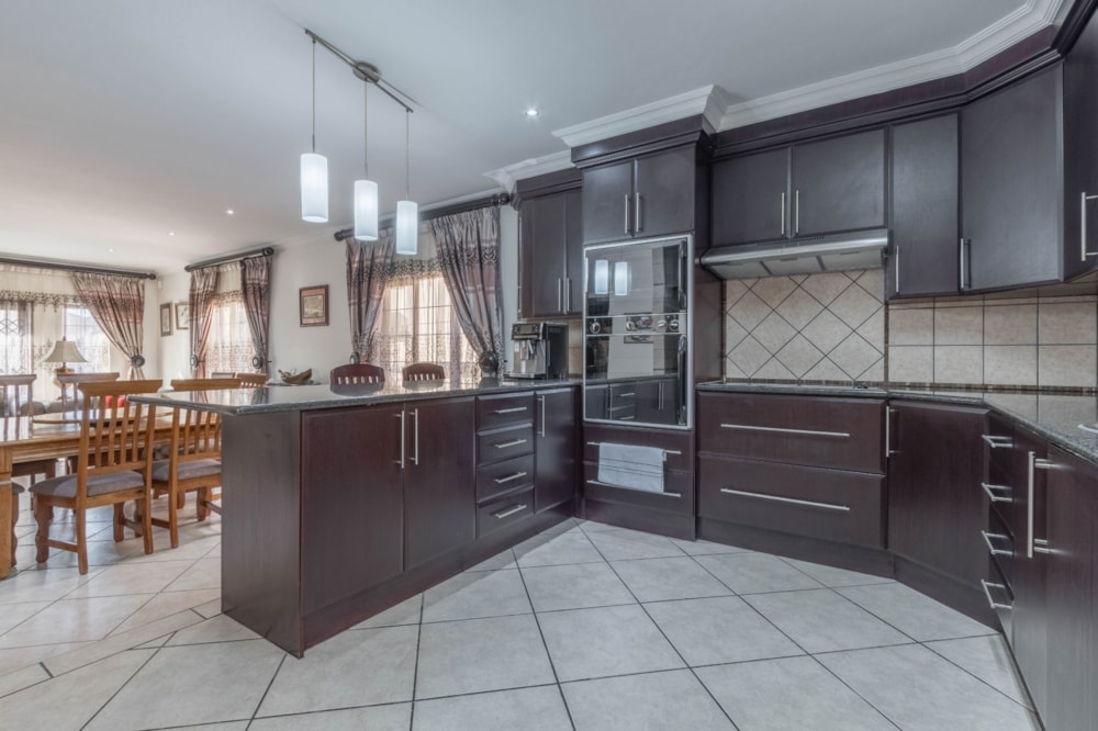Double-storey cluster for sale in Hughes - BOK1713555 Double-storey cluster for sale in Hughes - BOK1713555