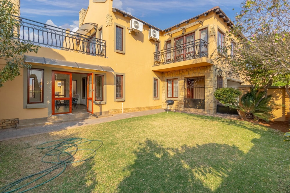 Double-storey cluster for sale in Hughes - BOK1713555