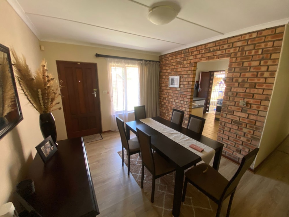 Townhouse for sale in Montrose - 1PM1714966