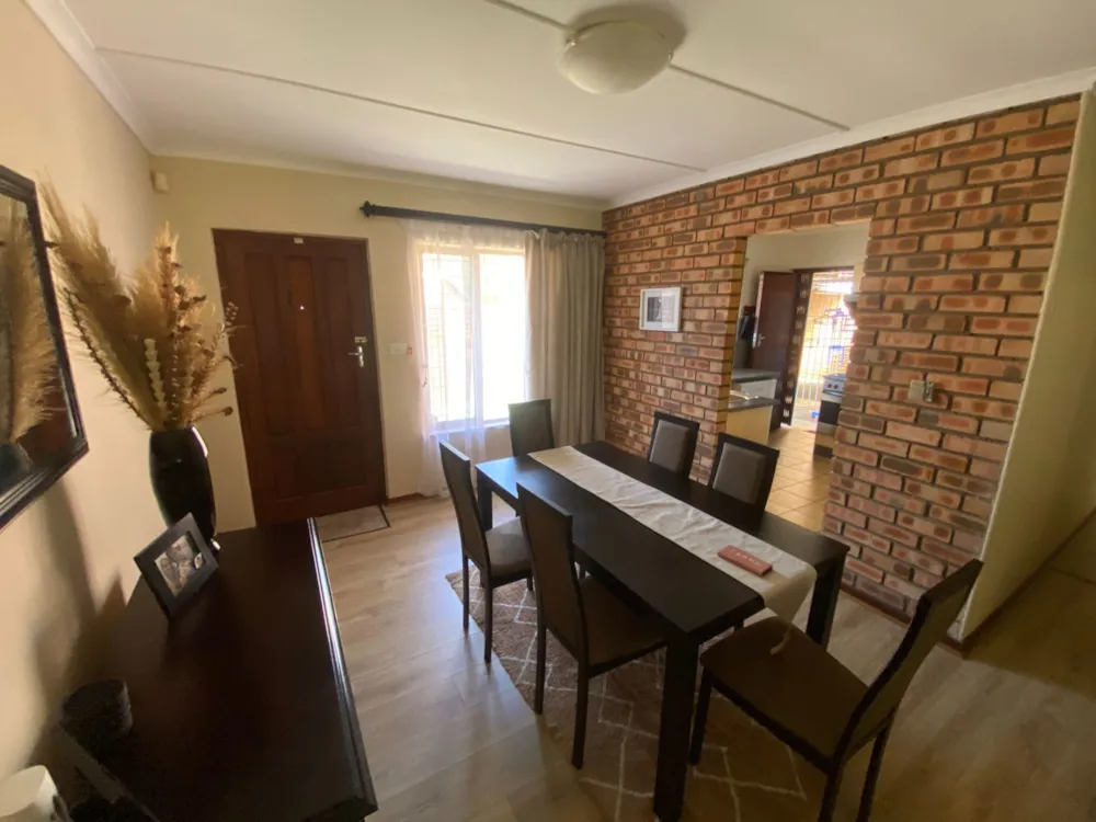 Townhouse sold in Montrose - 1PM1714966 Townhouse sold in Montrose - 1PM1714966