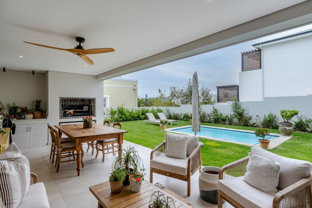 House for sale in Paradyskloof - ST1713331 House for sale in Paradyskloof - ST1713331