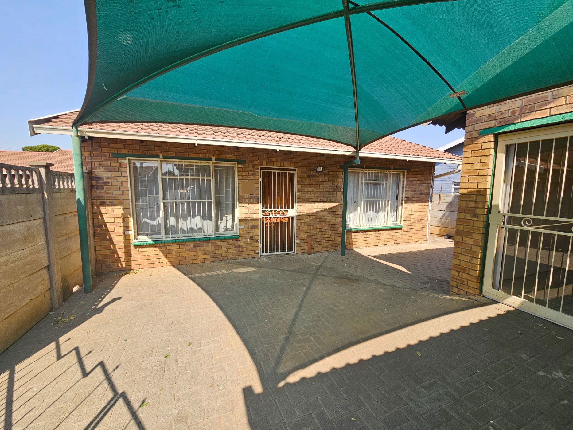 Townhouse for sale in Uitsig, Bloemfontein - 1BX1713654