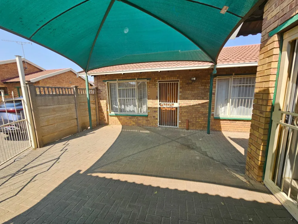 Townhouse sold in Uitsig, Bloemfontein - 1BX1713654 Townhouse sold in Uitsig, Bloemfontein - 1BX1713654