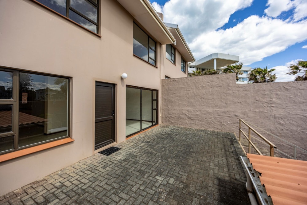 Townhouse for sale in Gonubie - 1EZ1715632