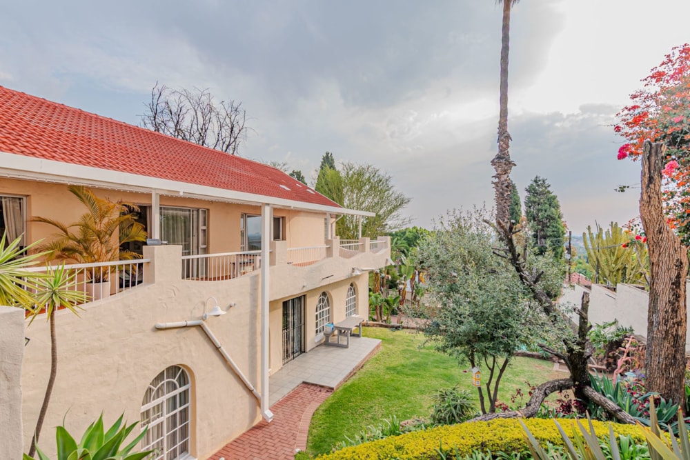 Double-storey house for sale in Waterkloof Ridge - PT1714566 Double-storey house for sale in Waterkloof Ridge - PT1714566