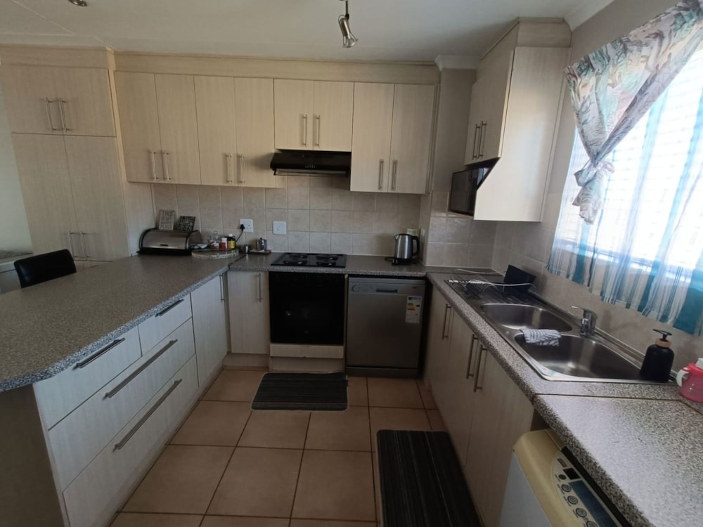 Townhouse for sale in Shellyvale - 1BX1715489