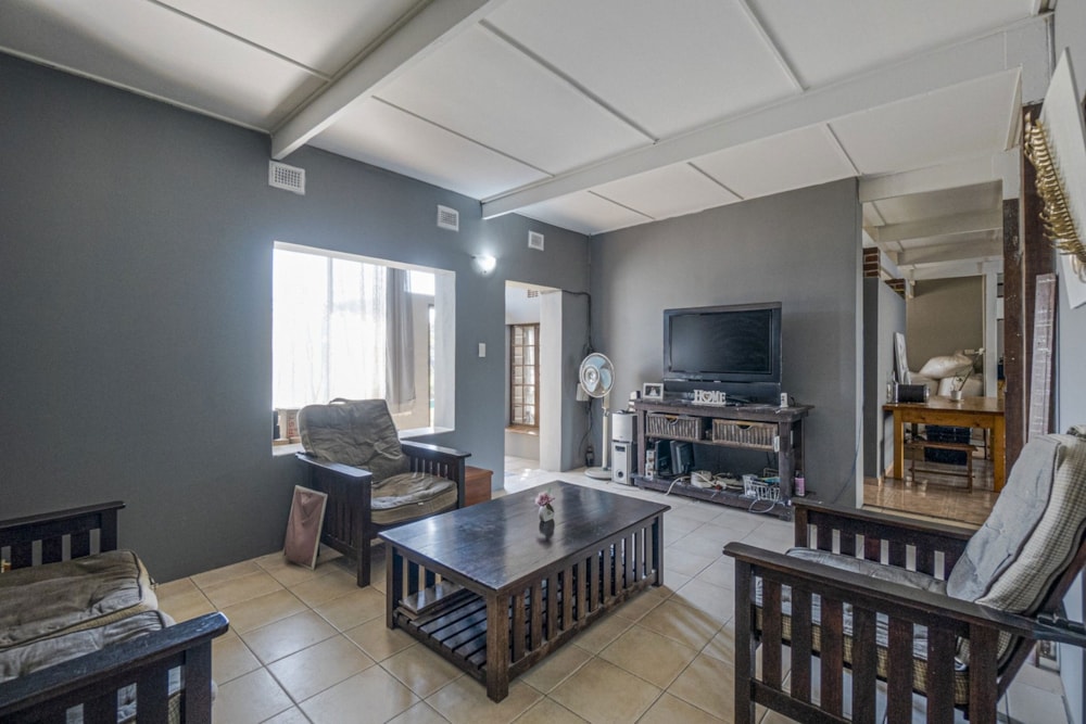 House for sale in Athlone Park - 1WB1716491 House for sale in Athlone Park - 1WB1716491