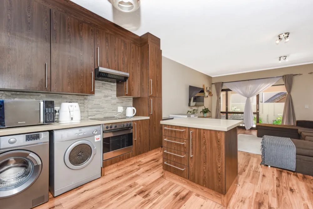 Townhouse sold in Douglasdale - FW1715341 Townhouse sold in Douglasdale - FW1715341