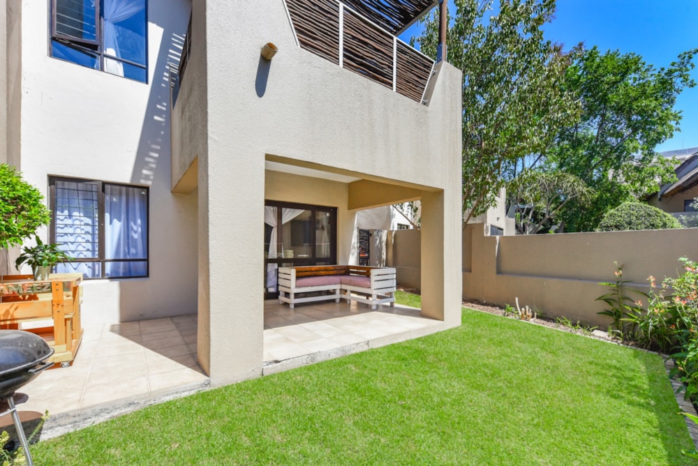 Townhouse for sale in Douglasdale - FW1715341