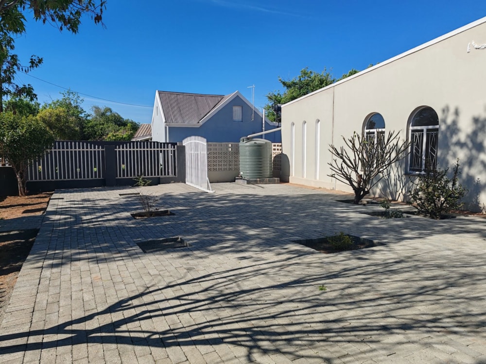 House for sale in Wesbank, Oudtshoorn - 1OU1686109 House for sale in Wesbank, Oudtshoorn - 1OU1686109