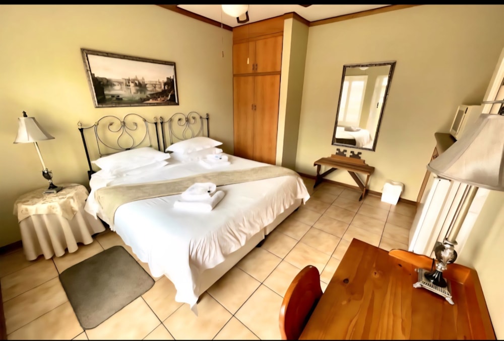 House for sale in Hillcrest, Kimberley - 1KJ1713980 House for sale in Hillcrest, Kimberley - 1KJ1713980