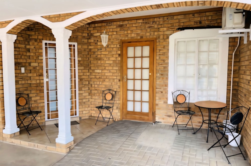 House for sale in Hillcrest, Kimberley - 1KJ1713980 House for sale in Hillcrest, Kimberley - 1KJ1713980