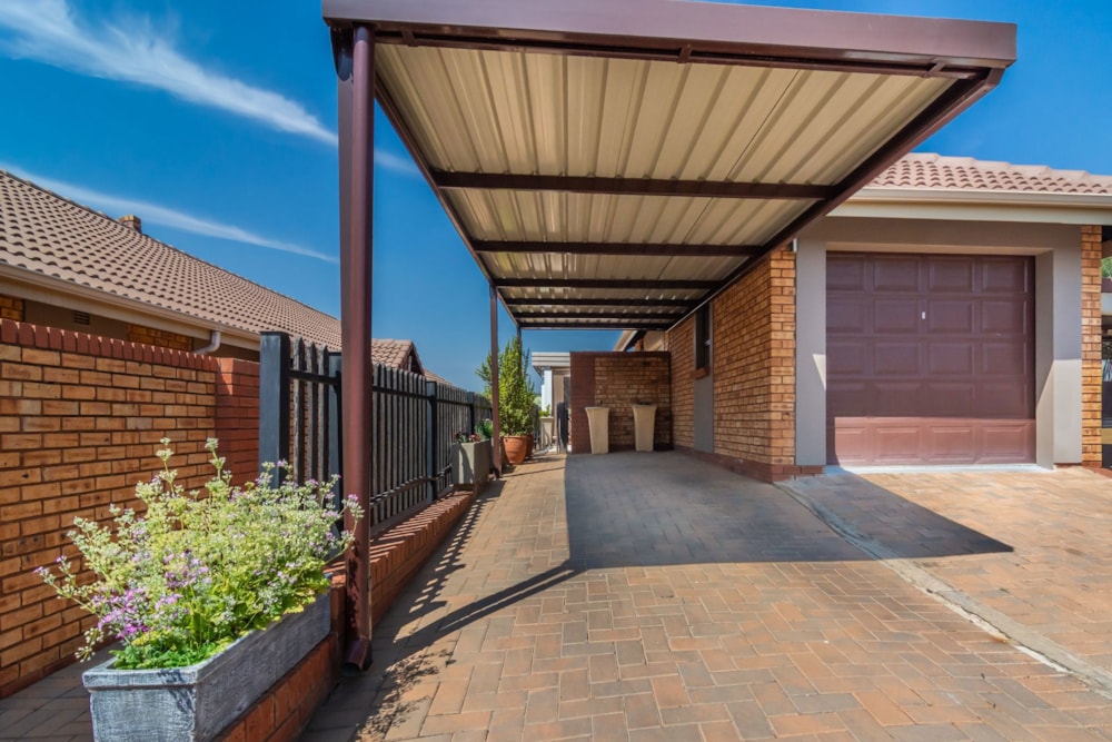 Single-storey retirement home to rent in Featherbrooke Hills Retirement Village - 1KR1714872 Single-storey retirement home to rent in Featherbrooke Hills Retirement Village - 1KR1714872