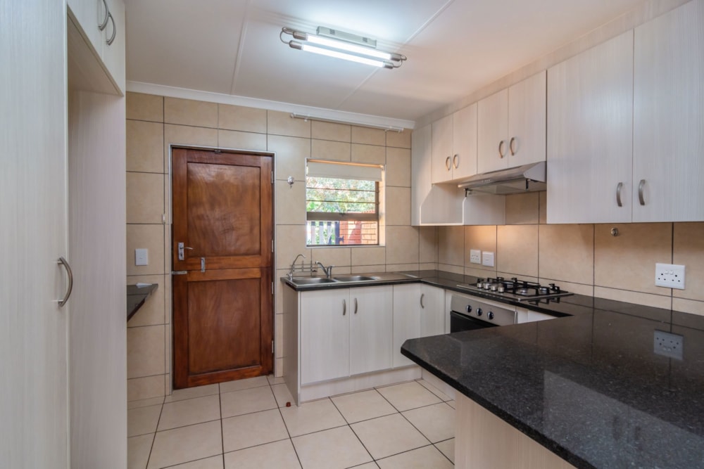 Single-storey retirement home to rent in Featherbrooke Hills Retirement Village - 1KR1714872 Single-storey retirement home to rent in Featherbrooke Hills Retirement Village - 1KR1714872