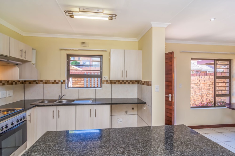 Single-storey retirement home for sale in Featherbrooke Hills Retirement Village - 1KR1715851 Single-storey retirement home for sale in Featherbrooke Hills Retirement Village - 1KR1715851