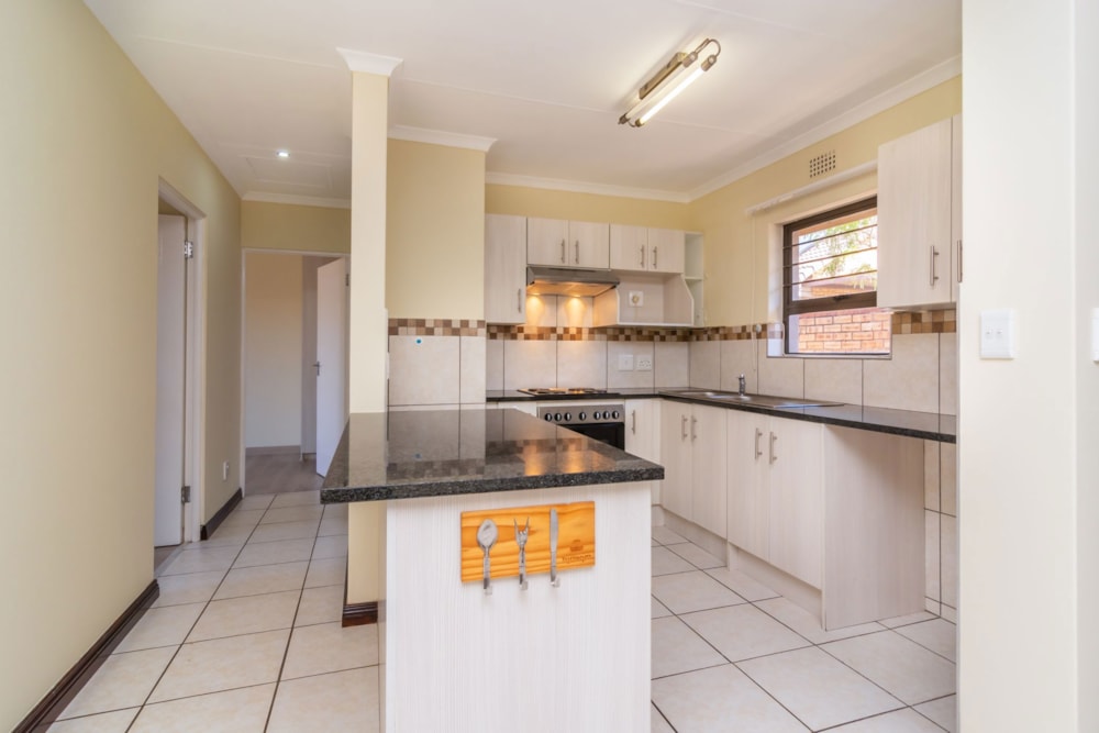 Single-storey retirement home for sale in Featherbrooke Hills Retirement Village - 1KR1715851 Single-storey retirement home for sale in Featherbrooke Hills Retirement Village - 1KR1715851