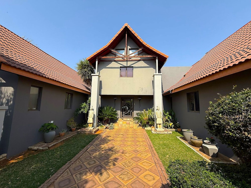 House for sale in Woodland Hills - 1BX1714582