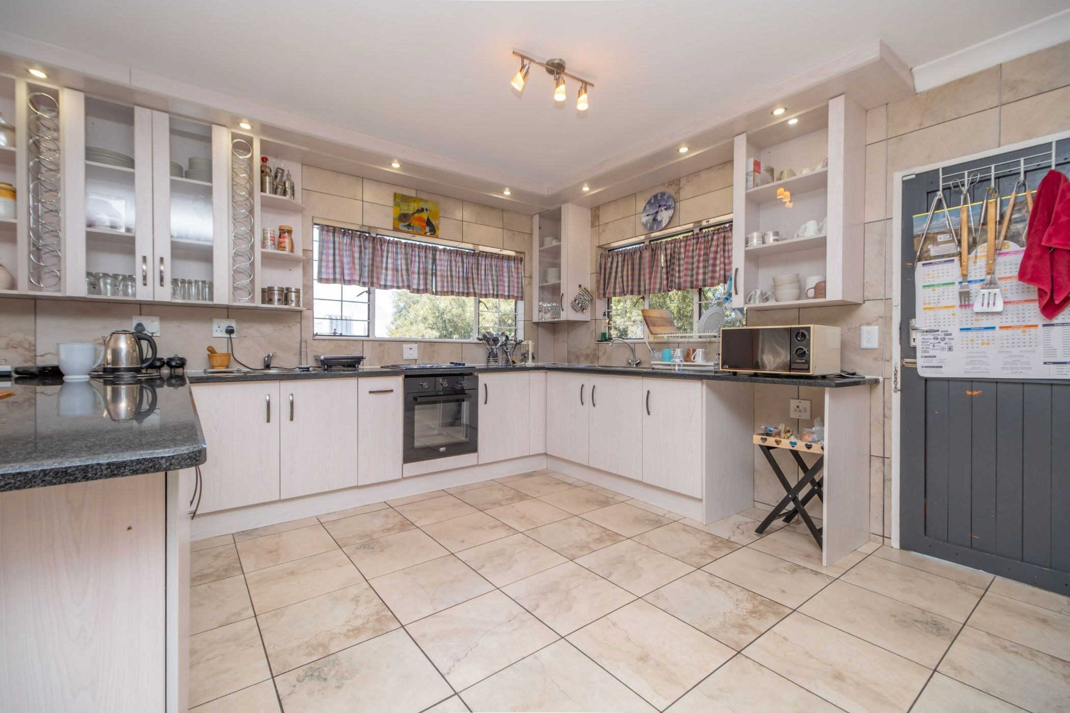 House for sale in Helikon Park - 1KR1714547