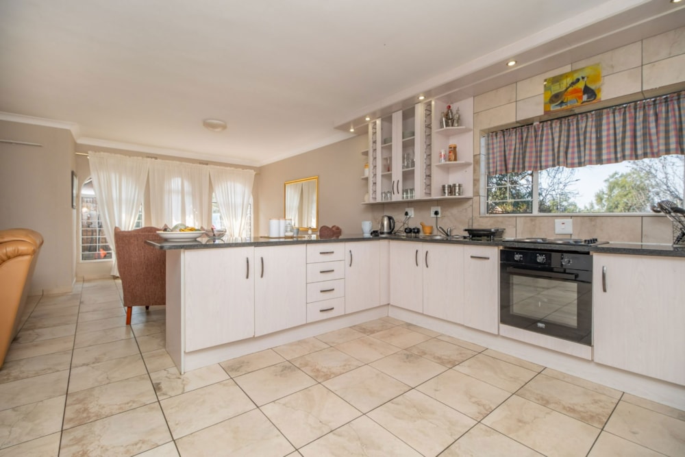 House for sale in Helikon Park - 1KR1714547