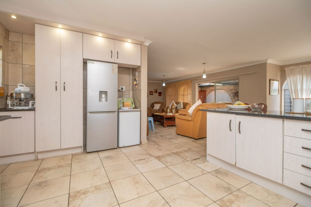 House for sale in Helikon Park - 1KR1714547