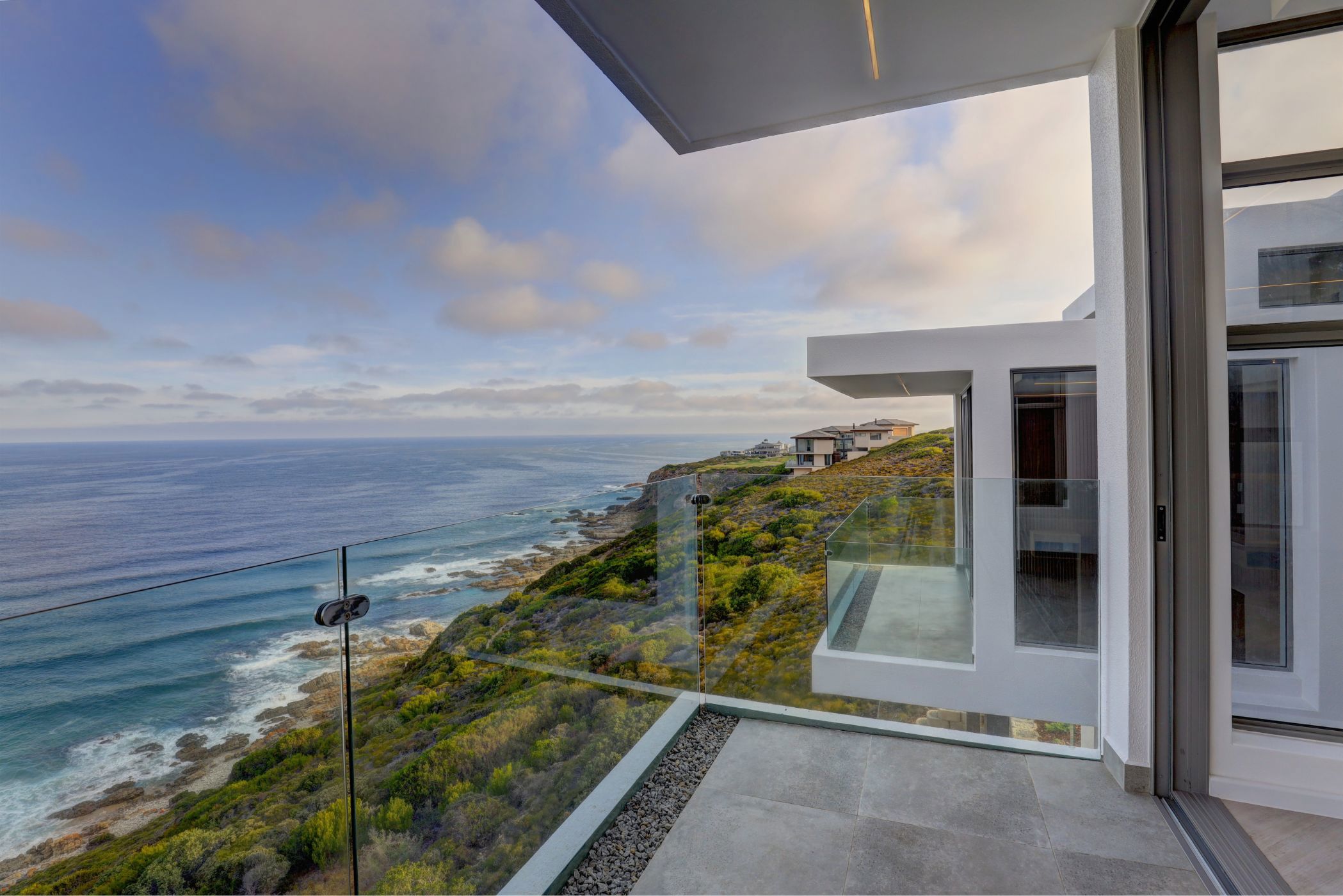 House for sale in Pinnacle Point Golf Estate - 1MB1714072