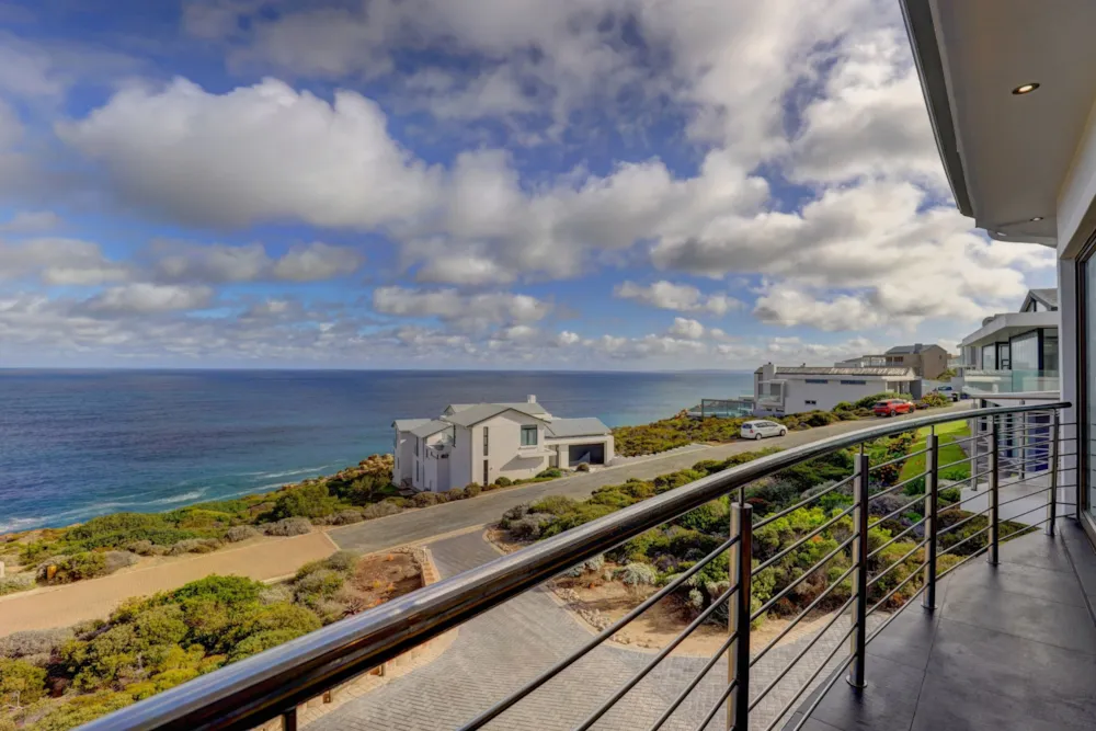 House for sale in Pinnacle Point Golf Estate - 1MB1715863