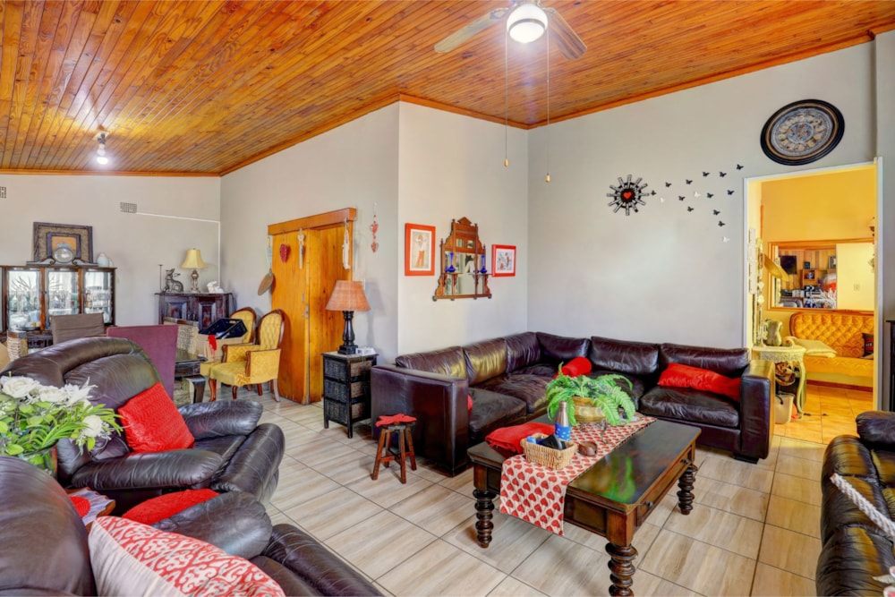 House for sale in Mossel Bay Central - 1MB1715080 House for sale in Mossel Bay Central - 1MB1715080