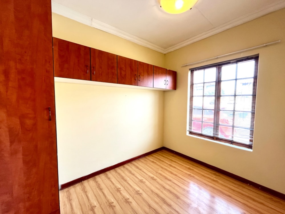 Townhouse for sale in Bendor Park - 1PS1714442 Townhouse for sale in Bendor Park - 1PS1714442