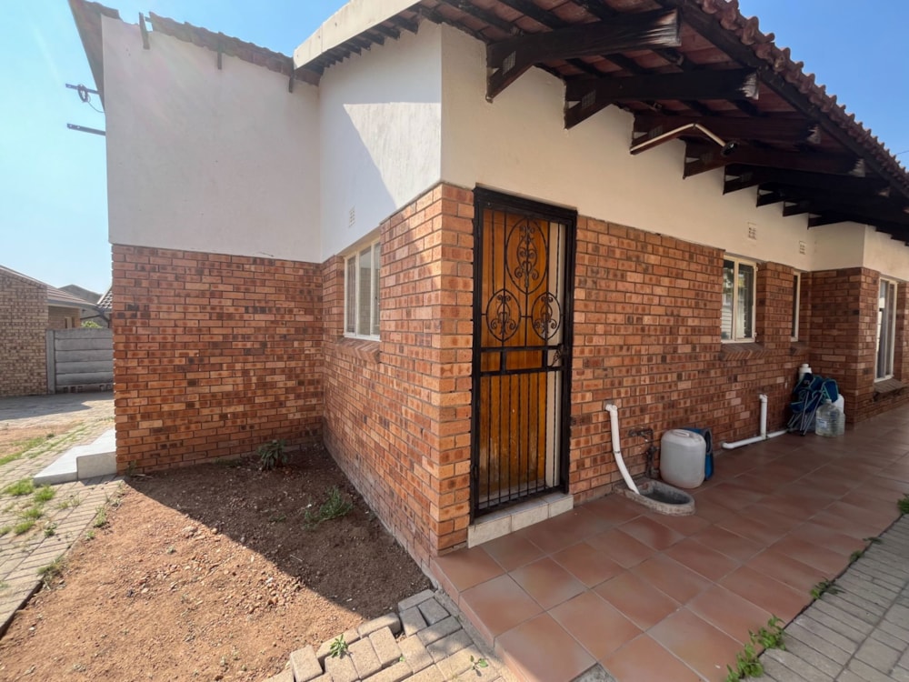 House for sale in Bendor Park - 1PS1716023 House for sale in Bendor Park - 1PS1716023