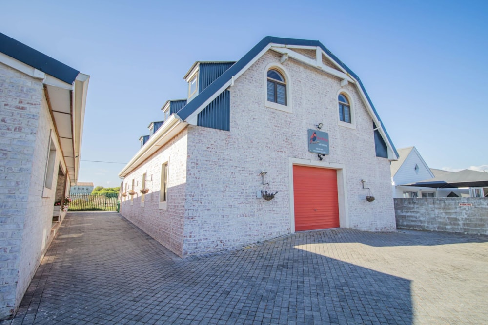 Double-storey house for sale in Middedorp, Langebaan - LA1714305 Double-storey house for sale in Middedorp, Langebaan - LA1714305