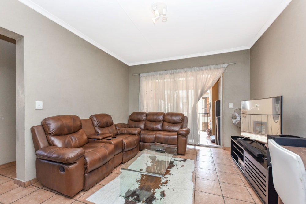 Apartment for sale in North Riding - FW1714024