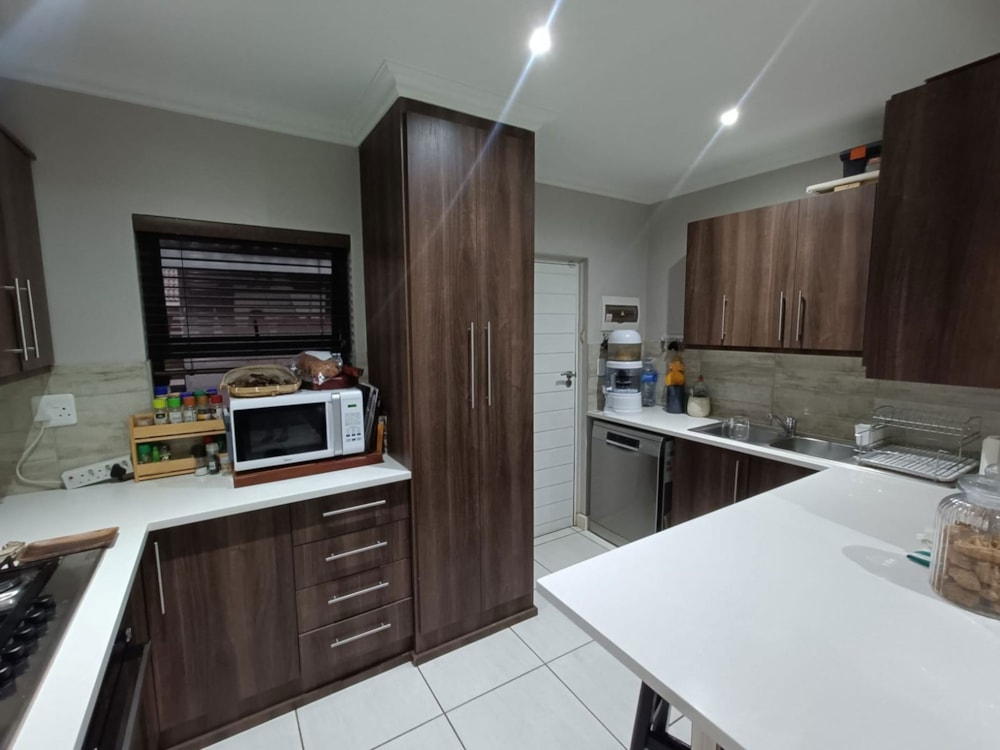 Townhouse for sale in Groenvlei, Bloemfontein - 1BX1715597