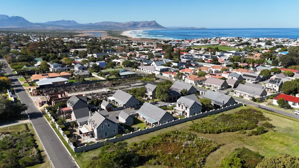 Security complex home sold in Kleinmond - KN1719399